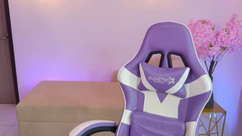 Maya Vexx online show from July 17, 4:56 pm