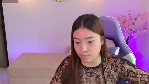 Maya Vexx online show from July 20, 5:15 pm