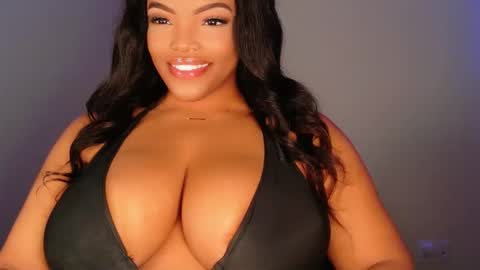 MayBabi online show from December 13, 10:15 pm