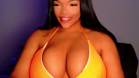 MayBabi online show from May 7, 11:04 am