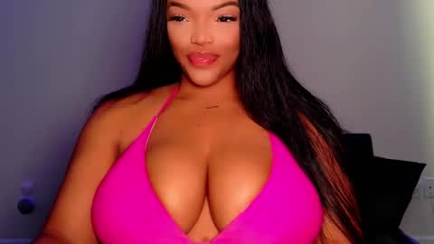 MayBabi online show from May 18, 12:11 pm