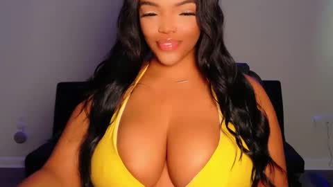 MayBabi online show from June 9, 4:40 pm
