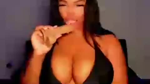 MayBabi online show from June 18, 9:52 pm