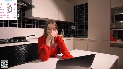 Violet online show from January 25, 9:04 pm