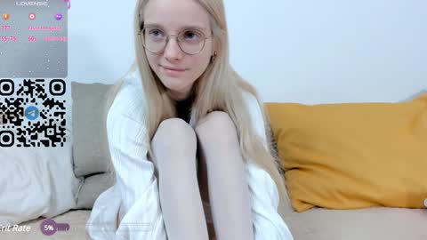 Snapshot of maydaguy chatting on December 20, 6:29 am Megan online show from December 20, 6:29 am