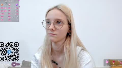 Snapshot of maydaguy chatting on December 26, 6:41 am Megan online show from December 26, 6:41 am