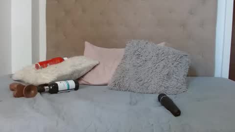 Snapshot of maydivaxox chatting on November 9, 7:45 pm MAYA online show from November 9, 7:45 pm