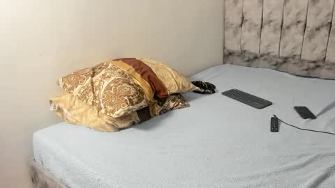 Snapshot of maykyboyx chatting on March 17, 2:27 am Mayky... online show from March 17, 2:27 am