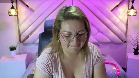 Mailyn online show from January 28, 1:50 am