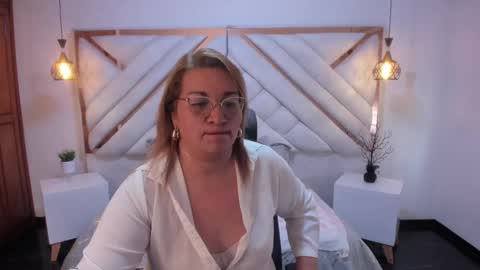 Mailyn online show from March 4, 3:37 pm