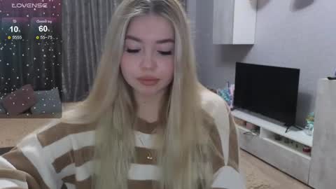 Snapshot of maymallorie chatting on January 5, 11:01 pm may online show from January 5, 11:01 pm