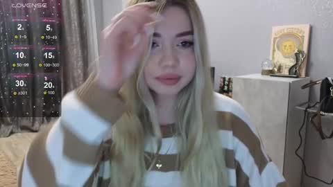 Snapshot of maymallorie chatting on February 26, 2:15 am may online show from February 26, 2:15 am