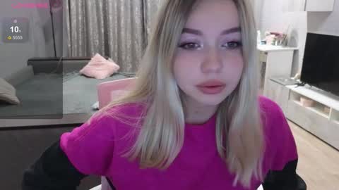 Snapshot of maymallorie chatting on September 14, 2:00 am may online show from September 14, 2:00 am