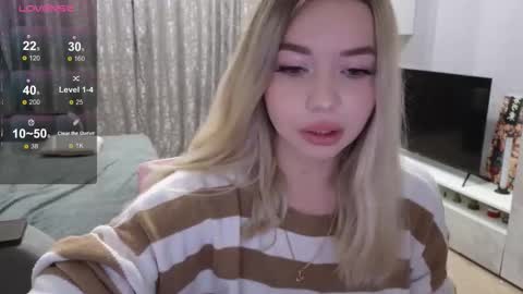 Snapshot of maymallorie chatting on September 16, 6:20 pm may online show from September 16, 6:20 pm