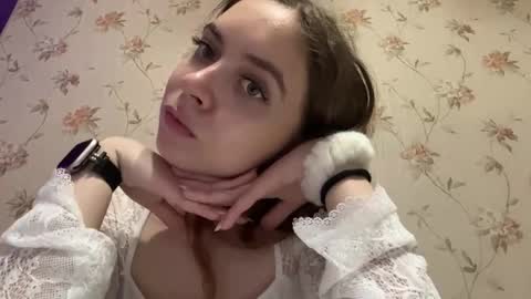 Snapshot of maypakele chatting on June 3, 2:33 pm Lily online show from June 3, 2:33 pm