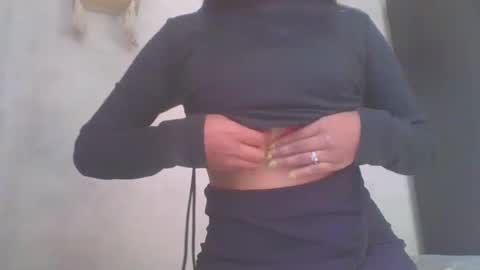 MAYRA online show from December 8, 9:02 am