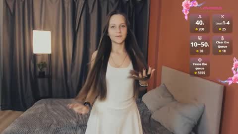 Snapshot of maysday chatting on October 25, 1:51 pm May online show from October 25, 1:51 pm