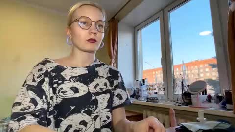 Snapshot of mayspagnolia chatting on March 16, 3:16 pm olivia online show from March 16, 3:16 pm