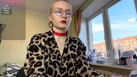 Snapshot of mayspagnolia chatting on March 19, 3:16 pm olivia online show from March 19, 3:16 pm