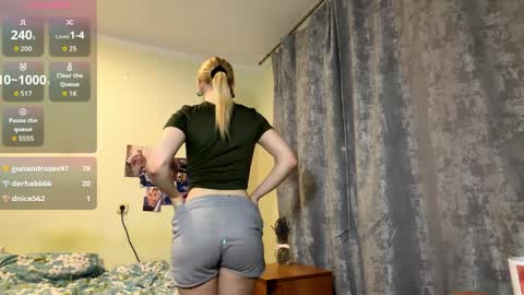 Snapshot of mayspagnolia chatting on March 26, 5:29 pm olivia online show from March 26, 5:29 pm