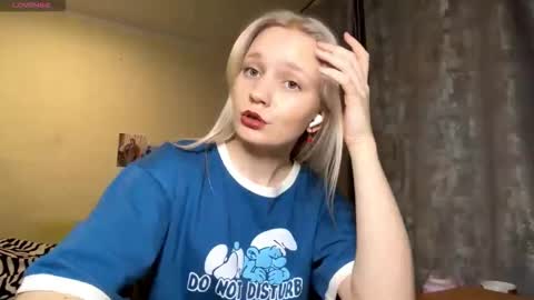 Snapshot of mayspagnolia chatting on March 29, 6:08 pm olivia online show from March 29, 6:08 pm