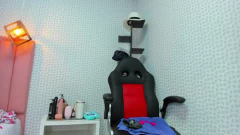 Snapshot of mayte1096 chatting on May 16, 8:18 pm M A Y T E online show from May 16, 8:18 pm