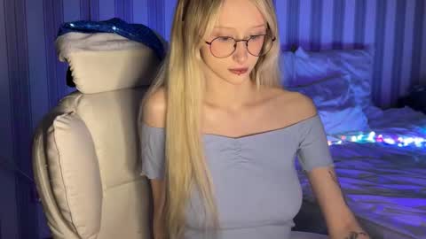 Snapshot of mayvi_cold chatting on January 15, 7:06 pm mayvi_cold online show from January 15, 7:06 pm