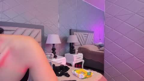 maywesst online show from July 14, 12:35 am
