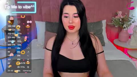 Snapshot of mayzzi chatting on October 6, 7:11 pm MayaLevi online show from October 6, 7:11 pm