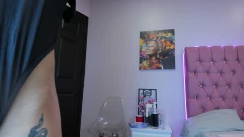 Snapshot of mazeekiin chatting on February 13, 9:11 pm Maze online show from February 13, 9:11 pm