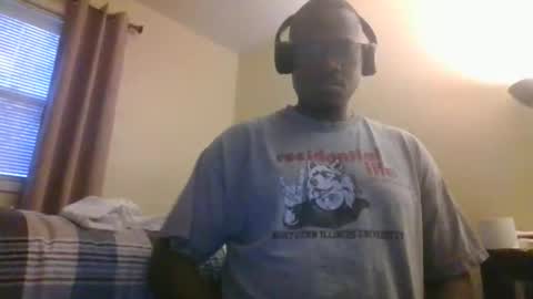 Mark online show from March 1, 11:40 pm