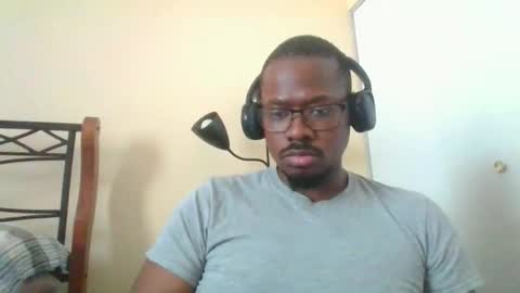 Mark online show from May 6, 6:46 pm