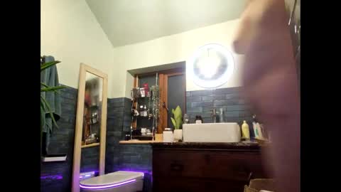 mccock16cm online show from April 1, 3:40 am