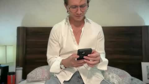 Snapshot of mcklister69 chatting on March 5, 8:16 pm mcklister online show from March 5, 8:16 pm