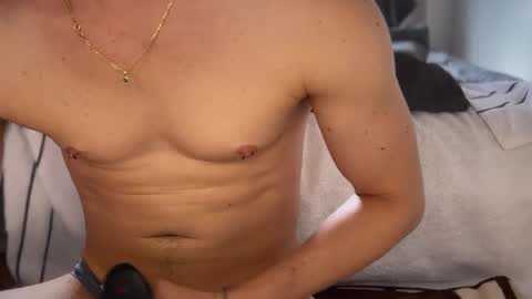 Snapshot of mcklister69 chatting on April 10, 8:46 pm mcklister online show from April 10, 8:46 pm
