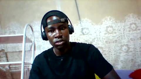 Snapshot of mclntz_bbc chatting on March 8, 10:32 am mclntz_bbc online show from March 8, 10:32 am