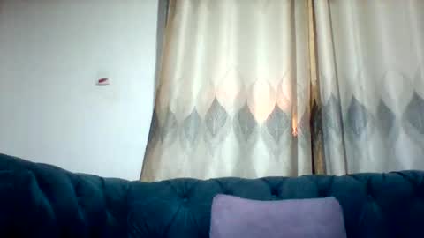 Snapshot of mclntz_bbc chatting on December 4, 4:44 am mclntz_bbc online show from December 4, 4:44 am