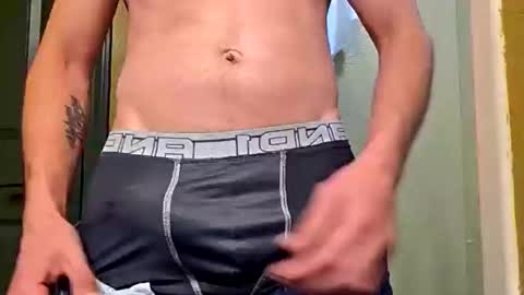 Snapshot of mclovinmackay chatting on October 27, 3:54 am mclovinmackay online show from October 27, 3:54 am