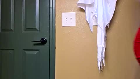 Snapshot of mclovinmackay chatting on November 4, 2:54 am mclovinmackay online show from November 4, 2:54 am