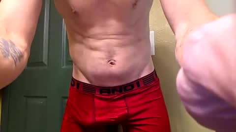 Snapshot of mclovinmackay chatting on February 19, 9:49 am mclovinmackay online show from February 19, 9:49 am