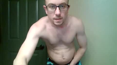 Snapshot of mclovinmackay chatting on February 20, 10:27 am mclovinmackay online show from February 20, 10:27 am