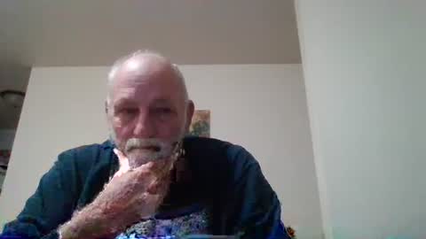Snapshot of mdane99 chatting on December 17, 3:17 am mdane99 online show from December 17, 3:17 am