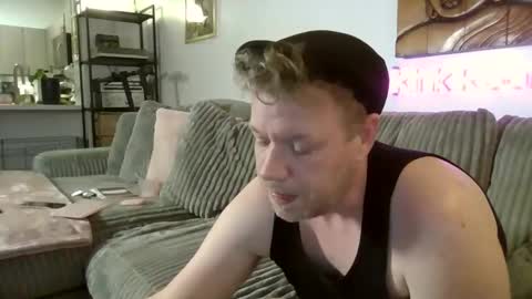 me2283 online show from February 27, 1:48 am