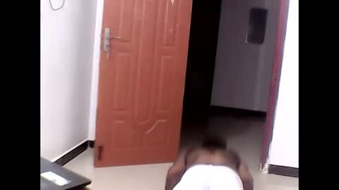 me_hai12 online show from February 6, 11:37 pm