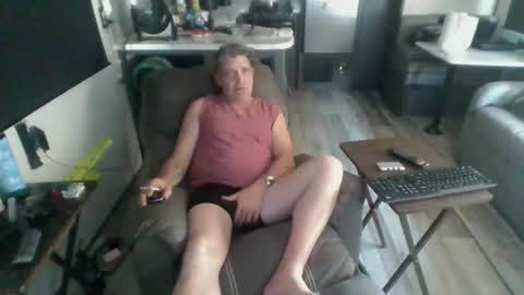 Snapshot of me_him_us_them chatting on March 1, 8:33 pm me_him_us_them online show from March 1, 8:33 pm