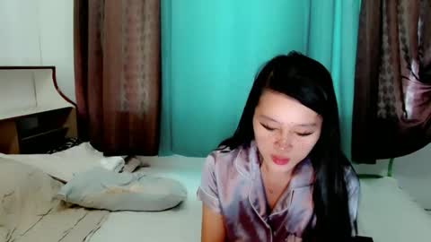 Snapshot of mea_mm19 chatting on September 19, 1:40 am mea_mm19 online show from September 19, 1:40 am