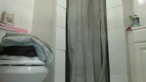 meaderd740870 online show from September 18, 9:33 am