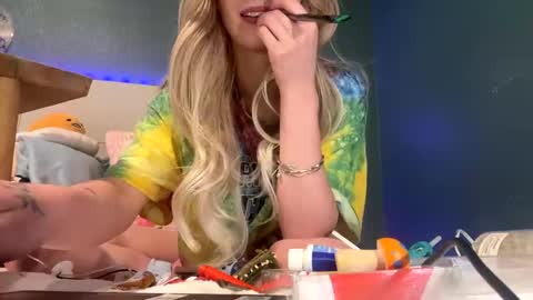 Snapshot of meadowmoon3 chatting on October 28, 9:06 pm meadowmoon3 online show from October 28, 9:06 pm