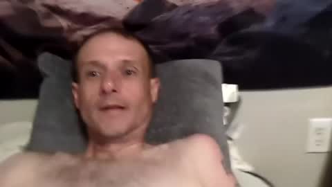 Snapshot of meanfinger chatting on July 1, 8:19 pm Jizzy online show from July 1, 8:19 pm