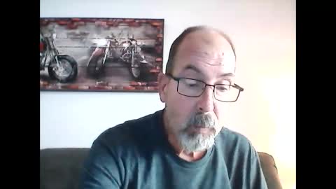 me at home online show from December 6, 4:06 pm